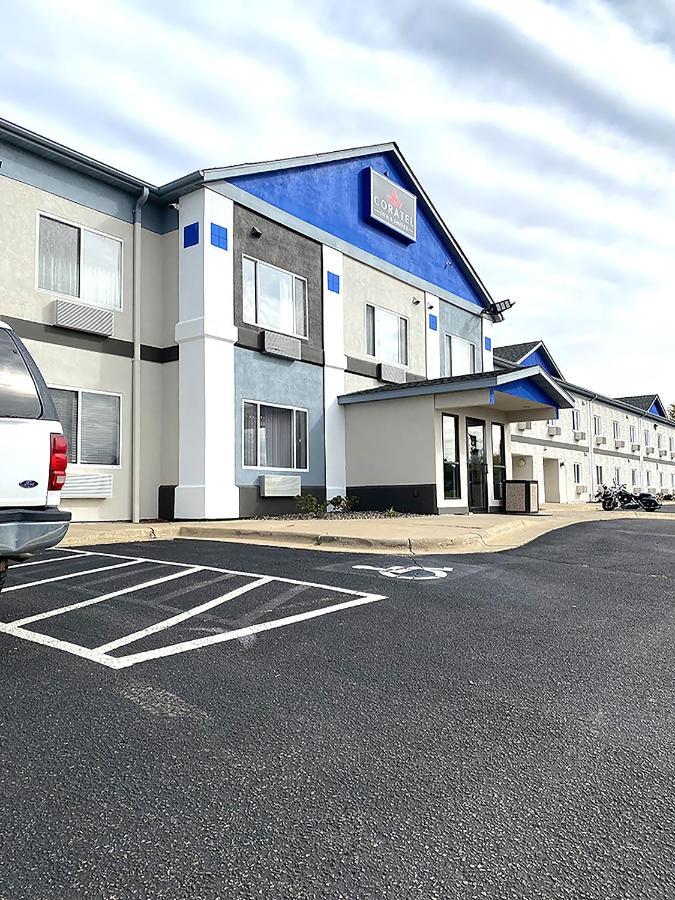 Coratel Inn & Suites By Jasper Northfield Exterior photo